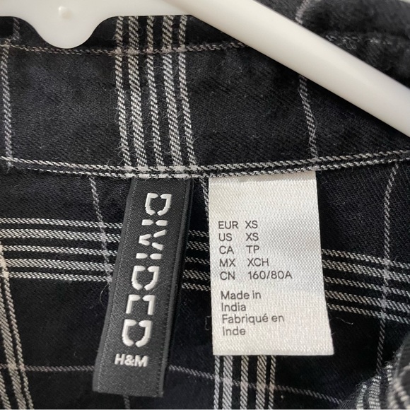 Divided flannel crop top black gray xs - Picture 2 of 3